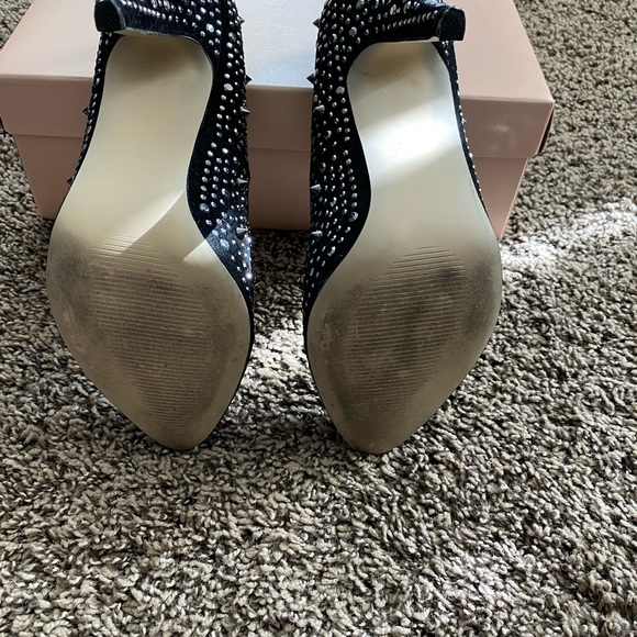 Stunning studded heels - Picture 4 of 4